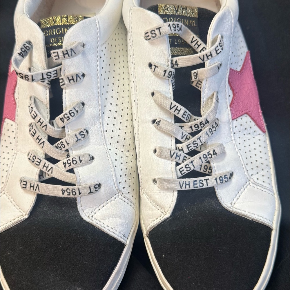 Vintage Havana White Black Pink Star Athletic Sneakers